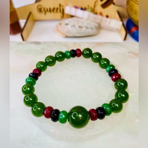 Handmade Green Jade Afro American Flag Mixed Bead Gemstone Bead Bracelet - Picture 1 of 6